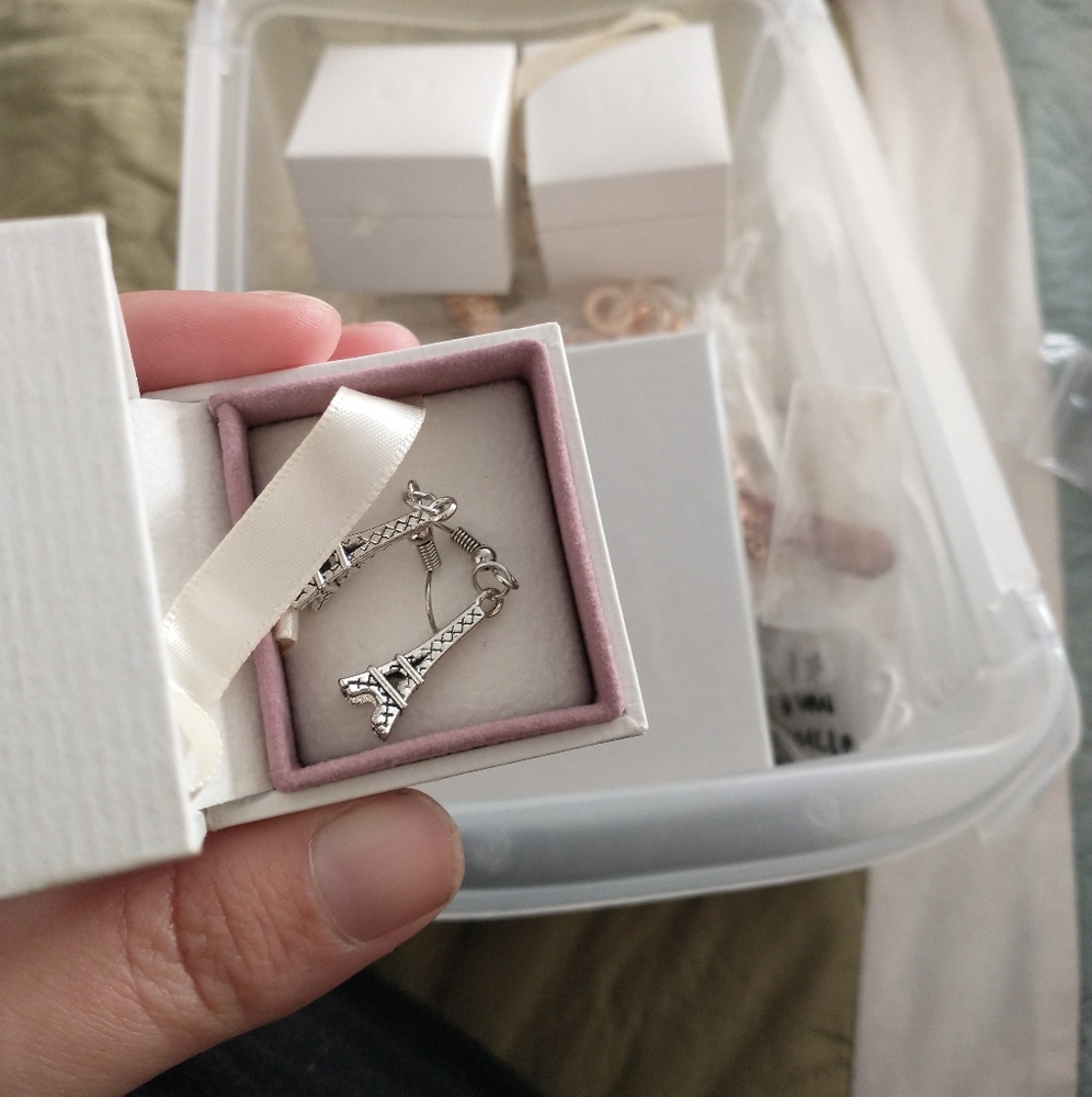 "Eiffel Tower" dangling Earrings